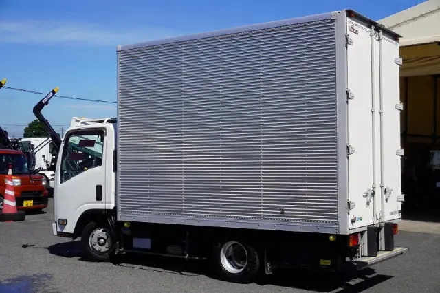 いすゞ エルフ 2RG-NLR88AN(2WD)の写真7