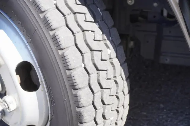 いすゞ エルフ 2RG-NLR88AN(2WD)の写真9