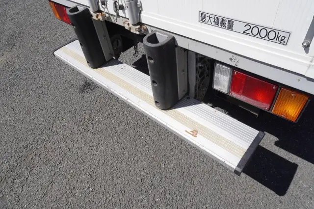 いすゞ エルフ 2RG-NLR88AN(2WD)の写真29
