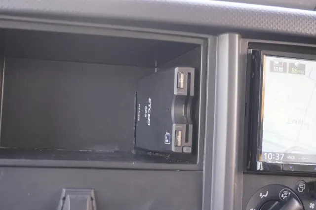 いすゞ エルフ 2RG-NLR88AN(2WD)の写真34