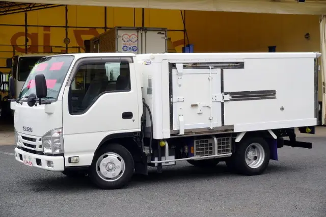 いすゞ エルフ 2RG-NJR88AN(2WD)の写真1