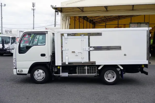いすゞ エルフ 2RG-NJR88AN(2WD)の写真3
