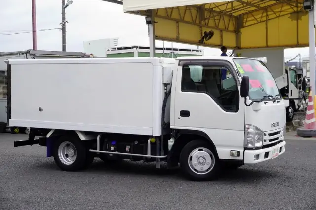 いすゞ エルフ 2RG-NJR88AN(2WD)の写真6