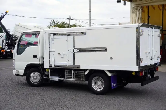 いすゞ エルフ 2RG-NJR88AN(2WD)の写真7