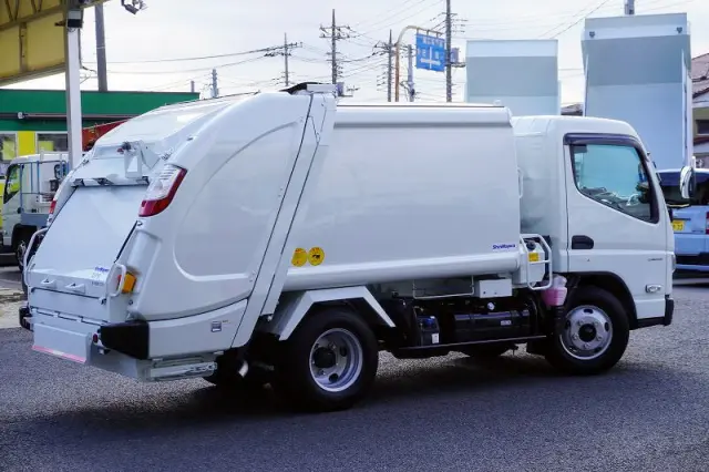 三菱 キャンター 2RG-FEAV0(2WD)の写真8