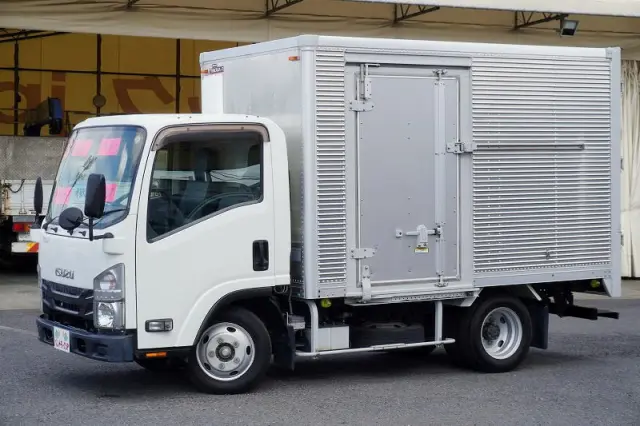 いすゞ エルフ TPG-NMR85AN(2WD)の写真1