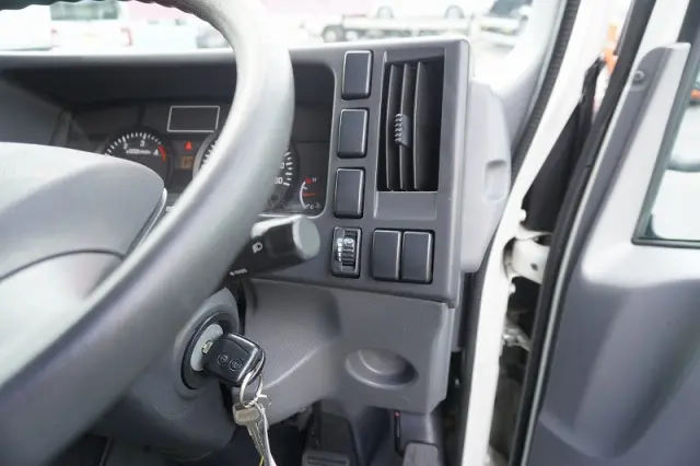 いすゞ エルフ TPG-NMR85AN(2WD)の写真34
