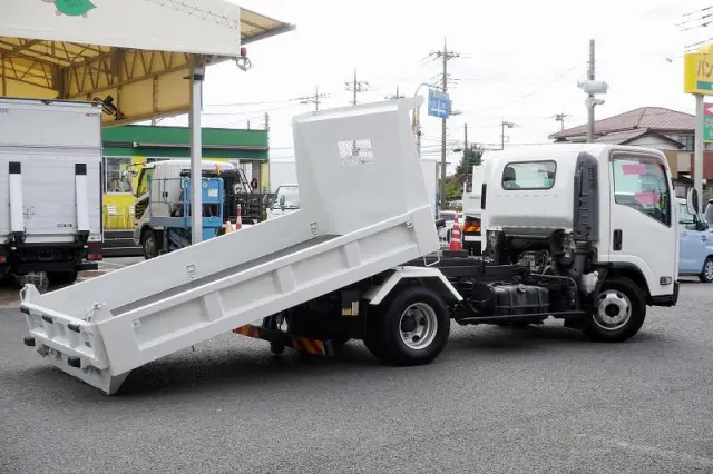 いすゞ エルフ TKG-NPR85YN(2WD)の写真9