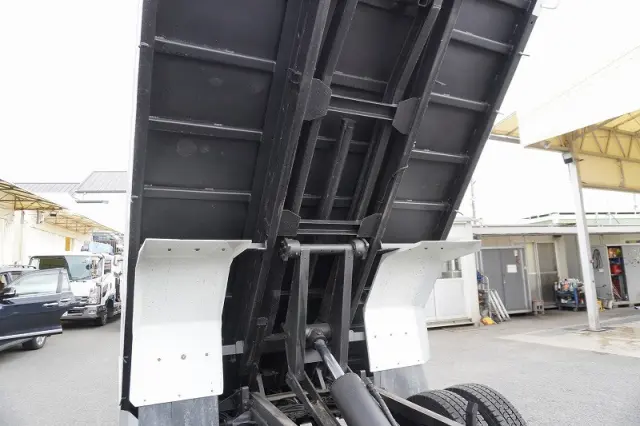 いすゞ エルフ TKG-NPR85YN(2WD)の写真29
