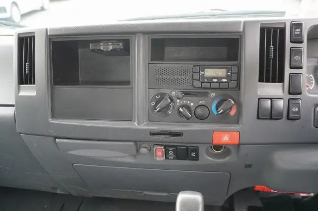 いすゞ エルフ TKG-NPR85YN(2WD)の写真32