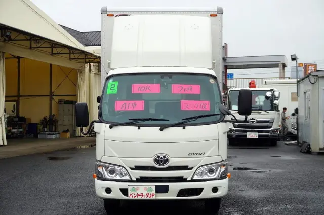 トヨタ ダイナ 2RG-XZC605(2WD)の写真2