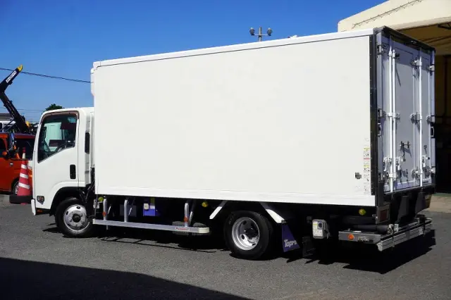いすゞ エルフ TRG-NPR85AN(2WD)の写真7