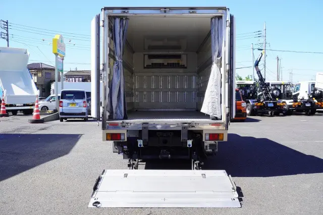 いすゞ エルフ TRG-NPR85AN(2WD)の写真20