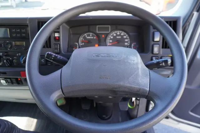 いすゞ エルフ TRG-NPR85AN(2WD)の写真35