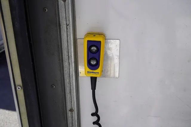 いすゞ フォワード 2PG-FRR90S1(2WD)の写真27