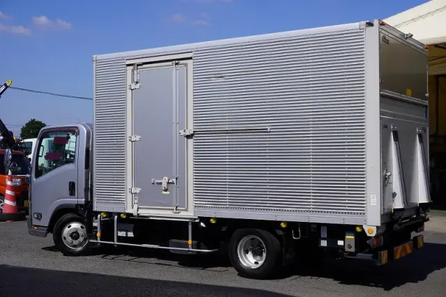 いすゞ エルフ 2RG-NPR88AN(2WD)の写真7