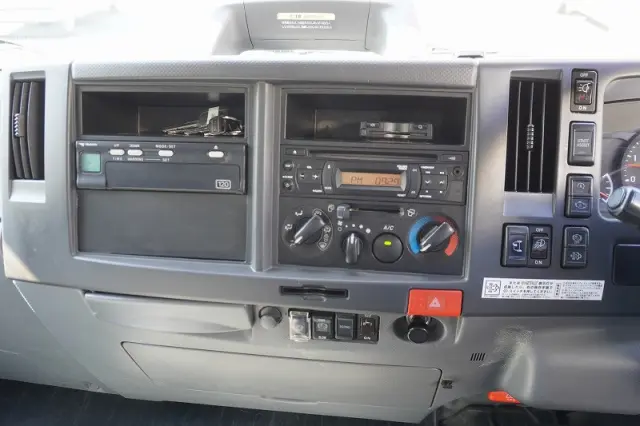 いすゞ エルフ 2RG-NPR88AN(2WD)の写真35