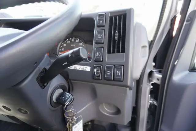 いすゞ エルフ 2RG-NPR88AN(2WD)の写真38