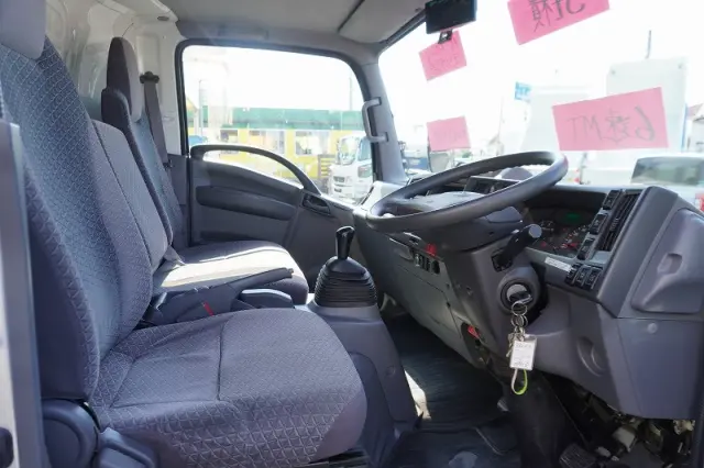 いすゞ エルフ 2RG-NPR88AN(2WD)の写真41