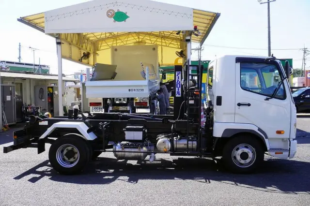 三菱 ファイター 2KG-FK72F(2WD)の写真5