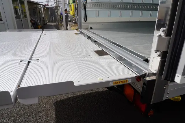 三菱 ファイター 2KG-FK65F(2WD)の写真30