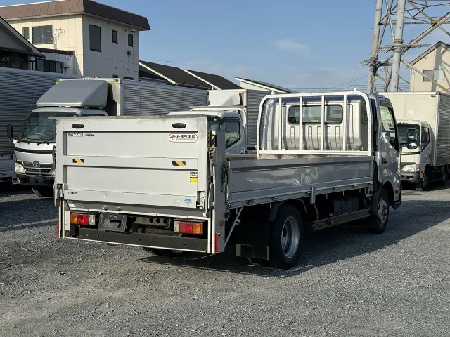 トヨタ ダイナ TKG-XZC710(2WD)の写真2