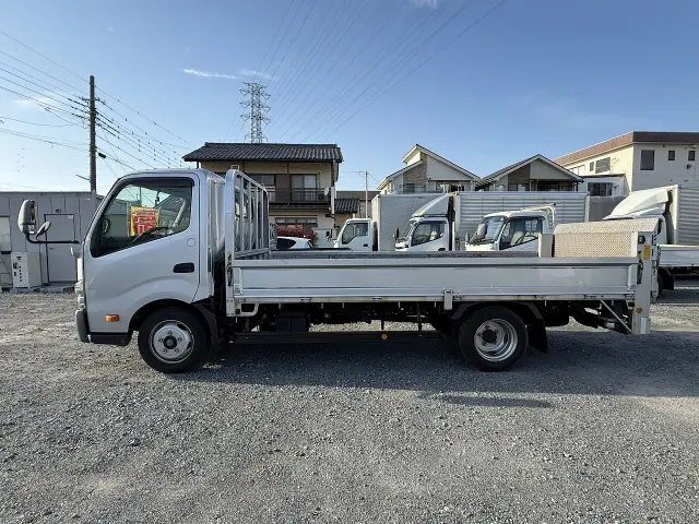 トヨタ ダイナ TKG-XZC710(2WD)の写真3