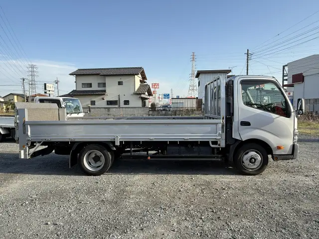 トヨタ ダイナ TKG-XZC710(2WD)の写真4