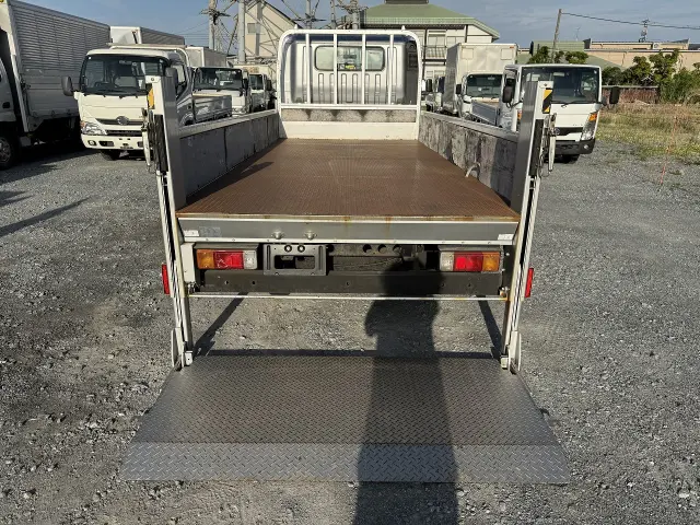 トヨタ ダイナ TKG-XZC710(2WD)の写真5