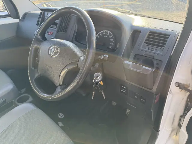 トヨタ ライトエーストラック DBF-S412U(4WD)の写真15