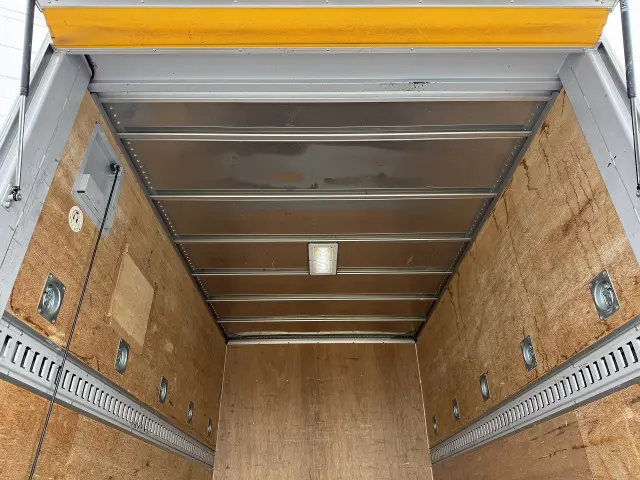 トヨタ ダイナ TPG-XZU605(2WD)の写真6