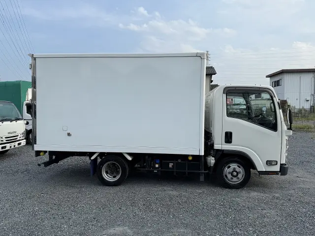 いすゞ エルフ 2RG-NLR88AN(2WD)の写真4