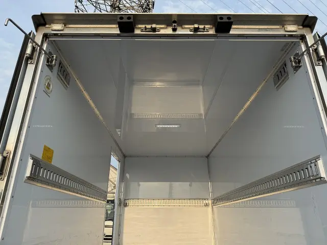 いすゞ エルフ 2RG-NLR88AN(2WD)の写真6