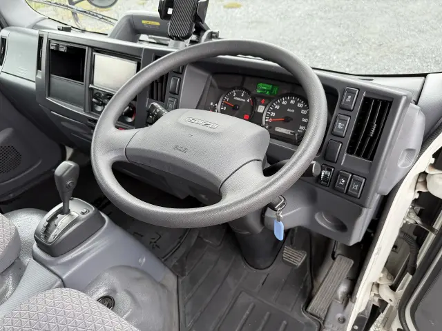 いすゞ エルフ 2RG-NLR88AN(2WD)の写真14