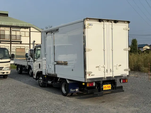 いすゞ エルフ 2RG-NLR88AN(2WD)の写真23
