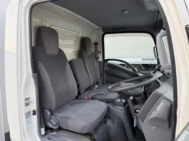 いすゞ エルフ 2RG-NLR88AN(2WD)の写真43
