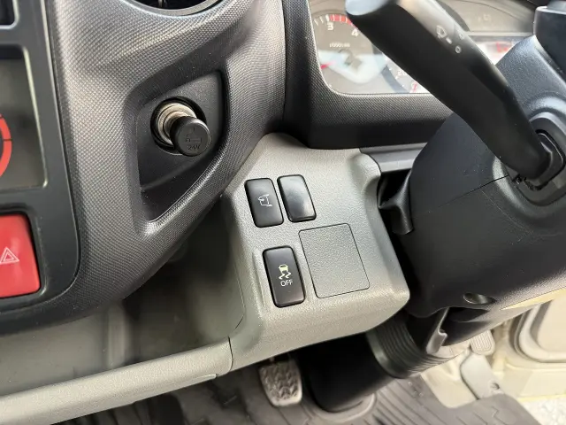 日野 デュトロ TDG-XZU732M(2WD)の写真40