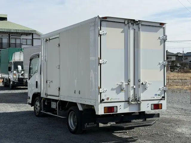 いすゞ エルフ TRG-NLR85N(2WD)の写真6
