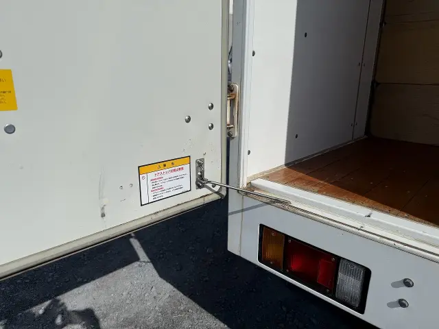 いすゞ エルフ TRG-NLR85N(2WD)の写真15