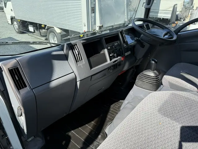 いすゞ エルフ TRG-NLR85N(2WD)の写真20