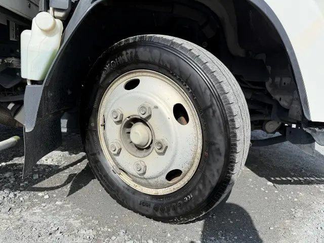 いすゞ エルフ TRG-NLR85N(2WD)の写真30