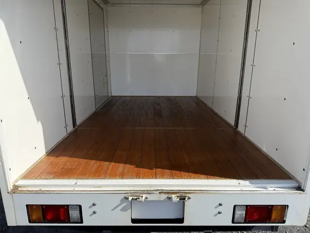 いすゞ エルフ TRG-NLR85N(2WD)の写真30