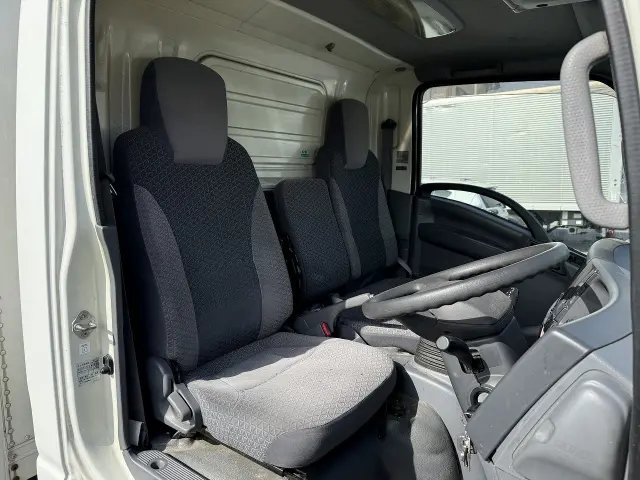 いすゞ エルフ TRG-NLR85N(2WD)の写真38