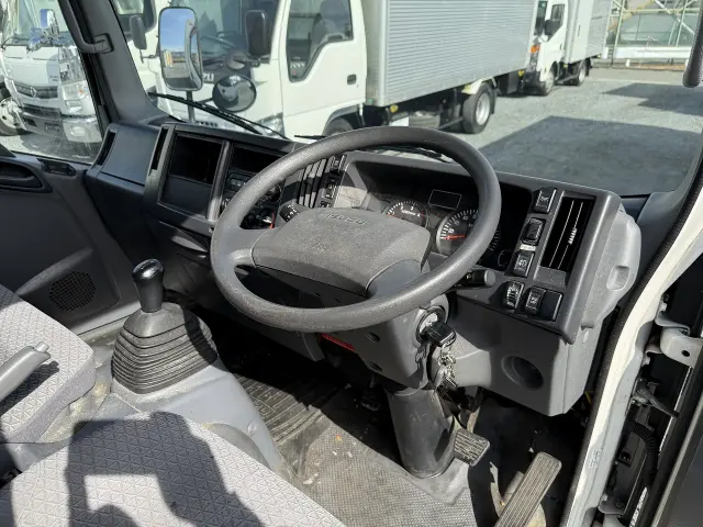 いすゞ エルフ TRG-NLR85N(2WD)の写真39