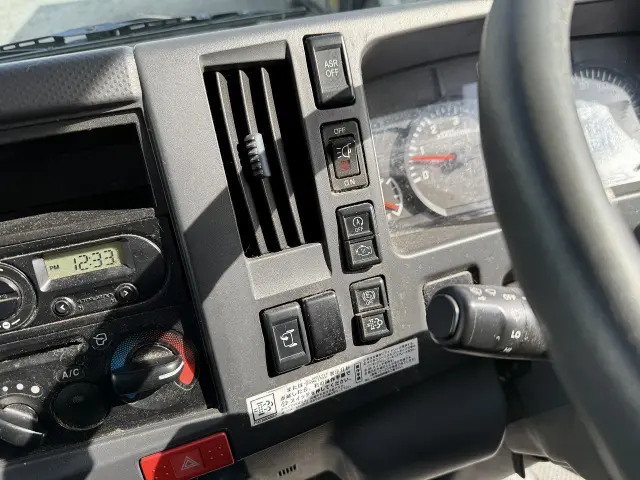 いすゞ エルフ TRG-NLR85N(2WD)の写真41