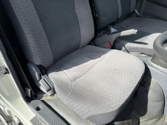 いすゞ エルフ TRG-NLR85N(2WD)の写真44