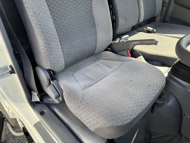 いすゞ エルフ TRG-NLR85N(2WD)の写真45