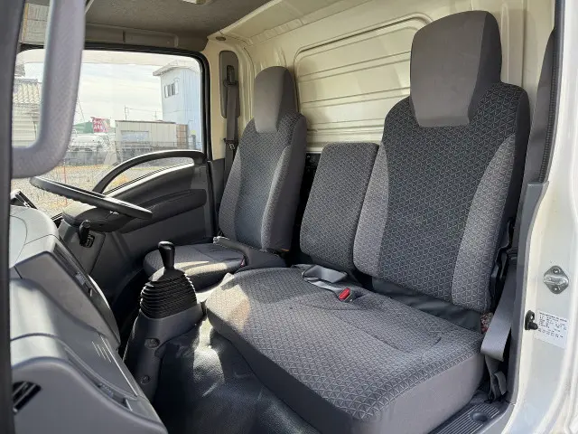 いすゞ エルフ TRG-NLR85N(2WD)の写真46