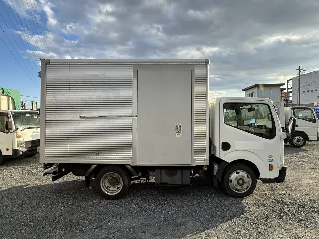 日産 アトラス SKG-TZ2F24(2WD)の写真5