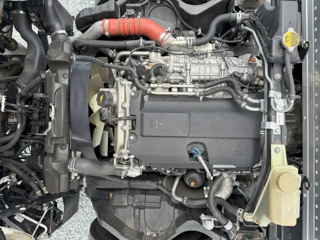 三菱 キャンター 2PG-FEAV0(2WD)の写真8